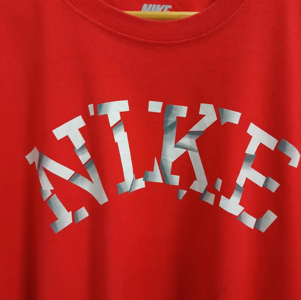 NIKE AUTHENTIC PEACH COLOUR TSHIRT 👕 - Picture 3 of 5